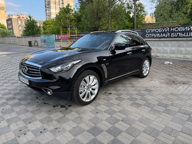 Infiniti QX70 - фото 2