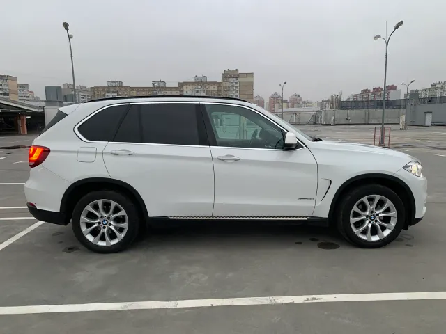 BMW X5 - фото 1