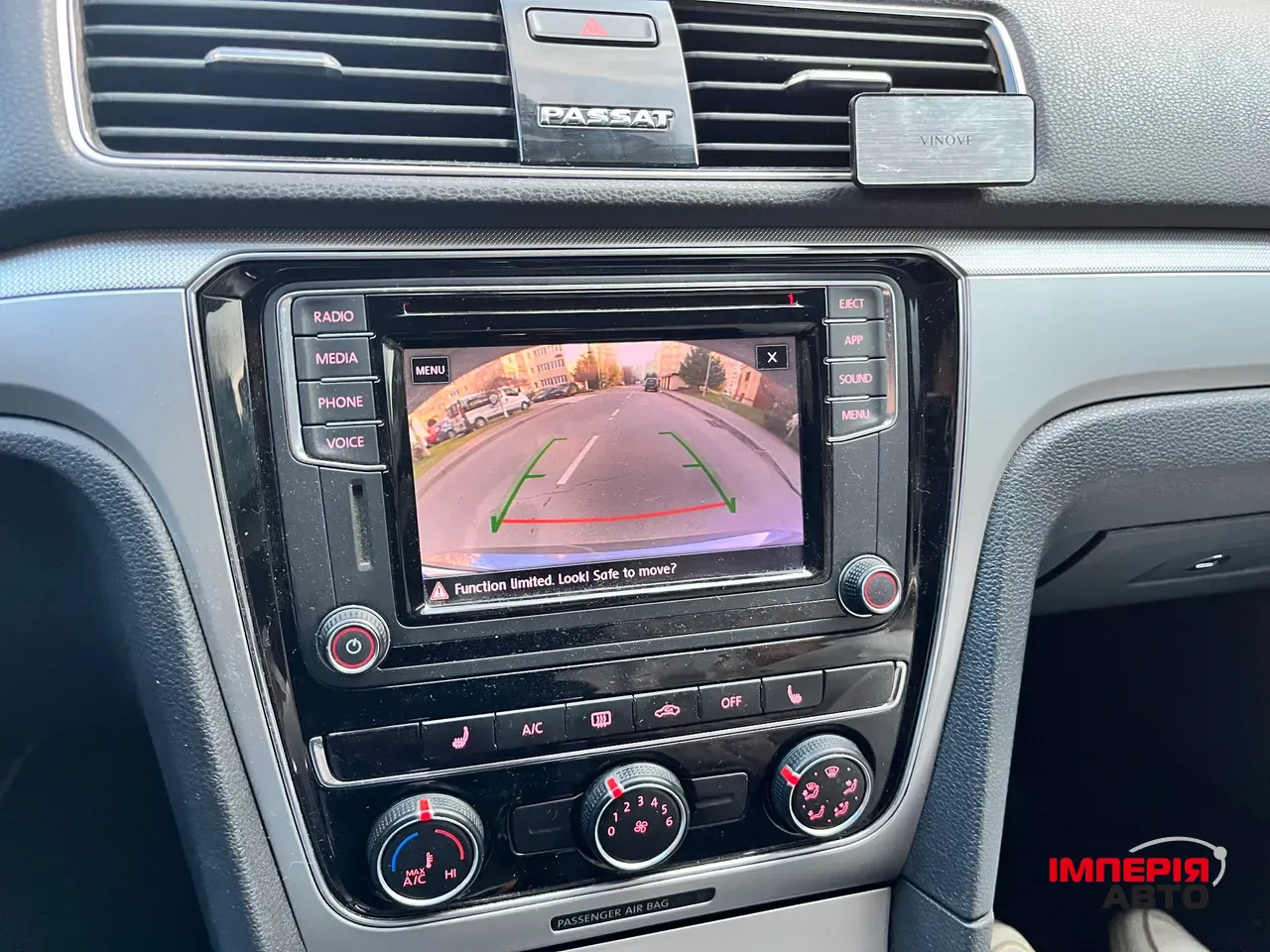Volkswagen Passat - фото 12