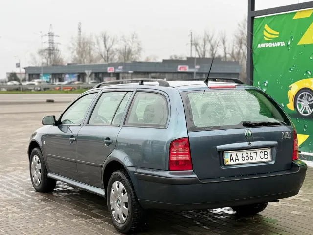 Skoda Octavia - фото 4