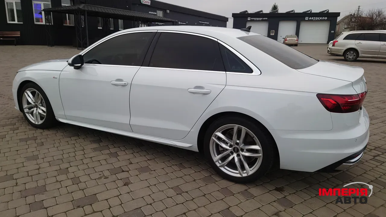 Audi A4 - фото 7