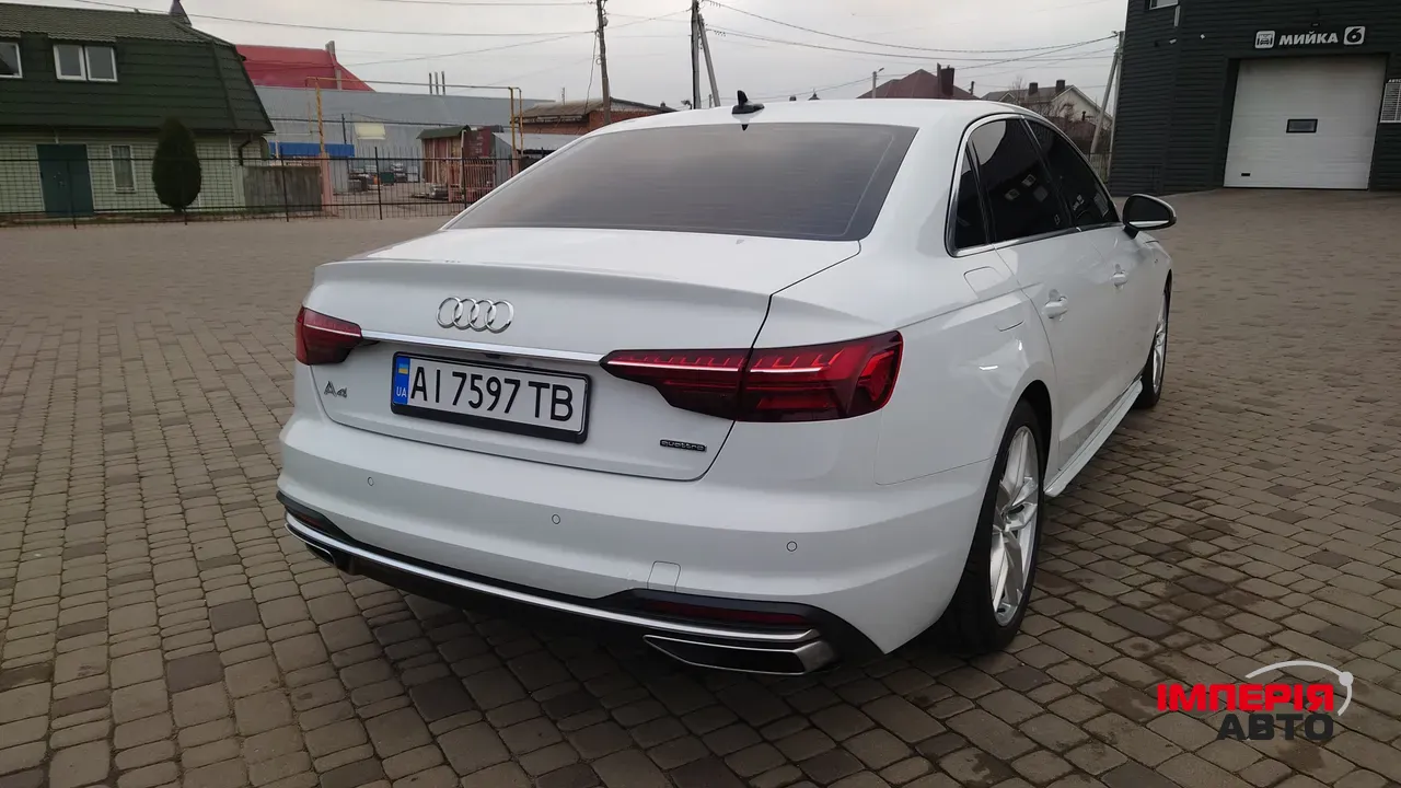 Audi A4 - фото 11