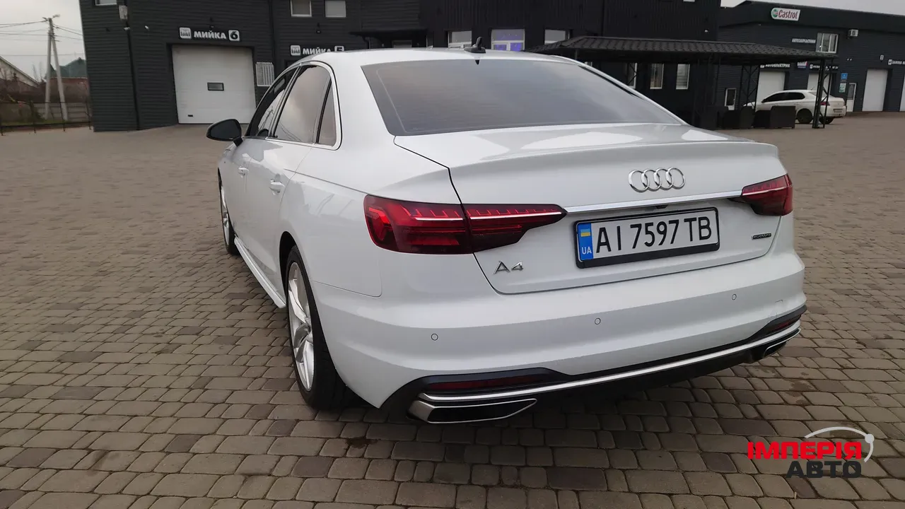 Audi A4 - фото 9
