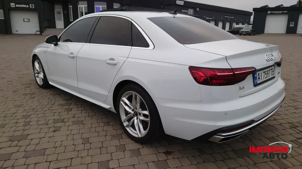 Audi A4 - фото 8