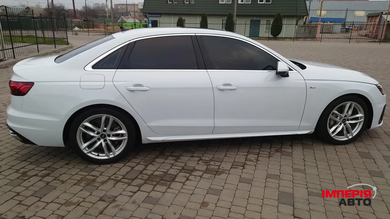 Audi A4 - фото 13