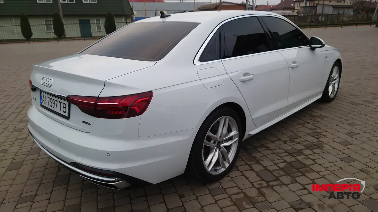 Audi A4 - фото 12