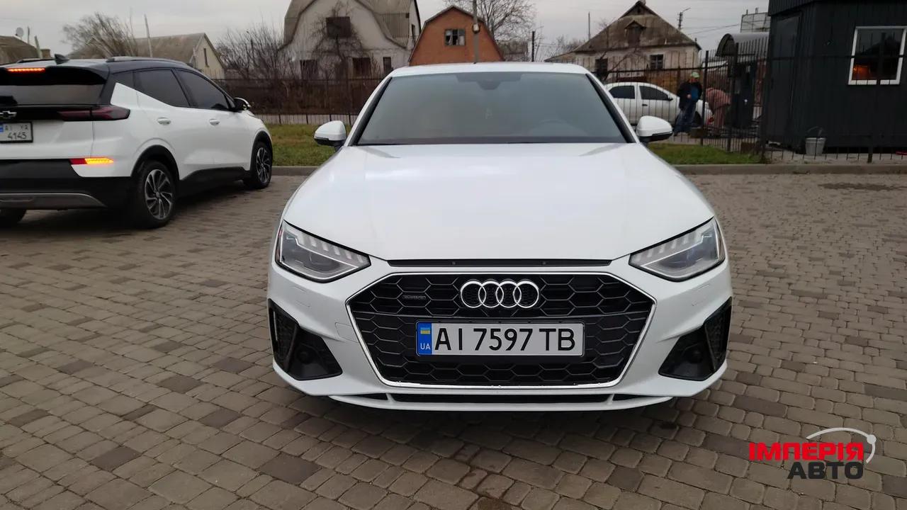 Audi A4 - фото 2