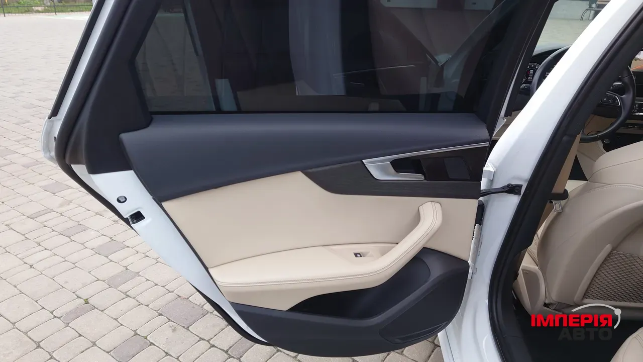Audi A4 - фото 29