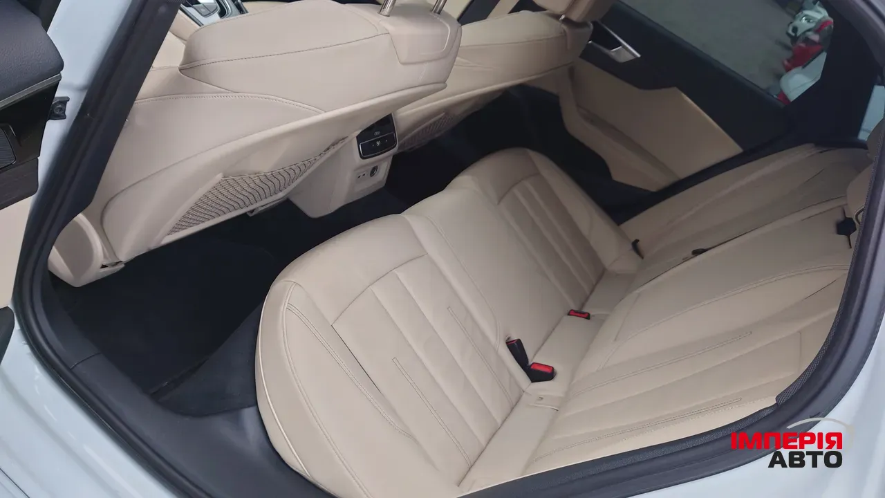 Audi A4 - фото 30