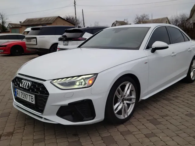 Audi A4 - фото 1