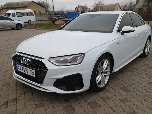 Audi A4 - фото 4