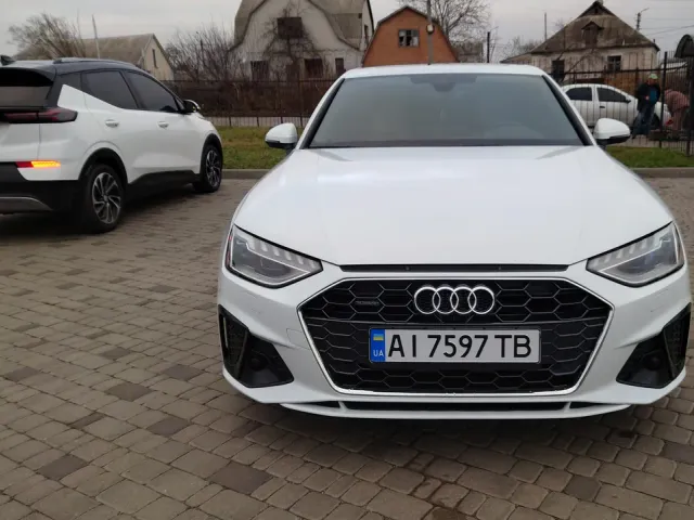 Audi A4 - фото 2