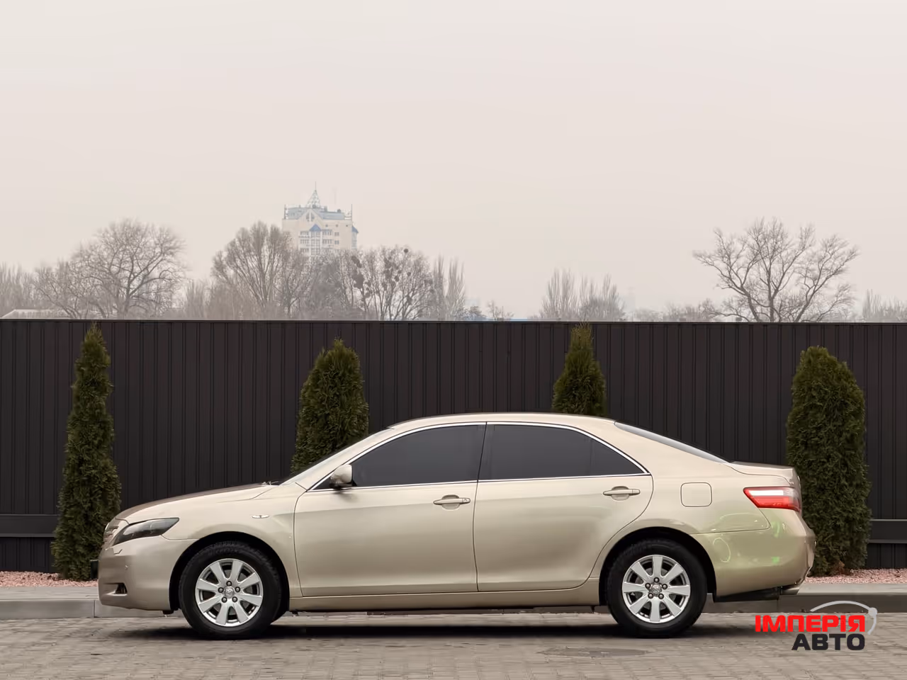 Toyota Camry - фото 4