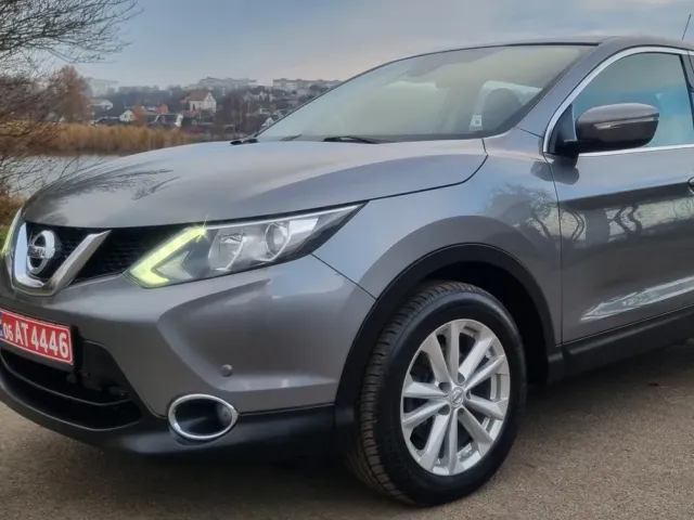 Nissan Qashqai - фото 1