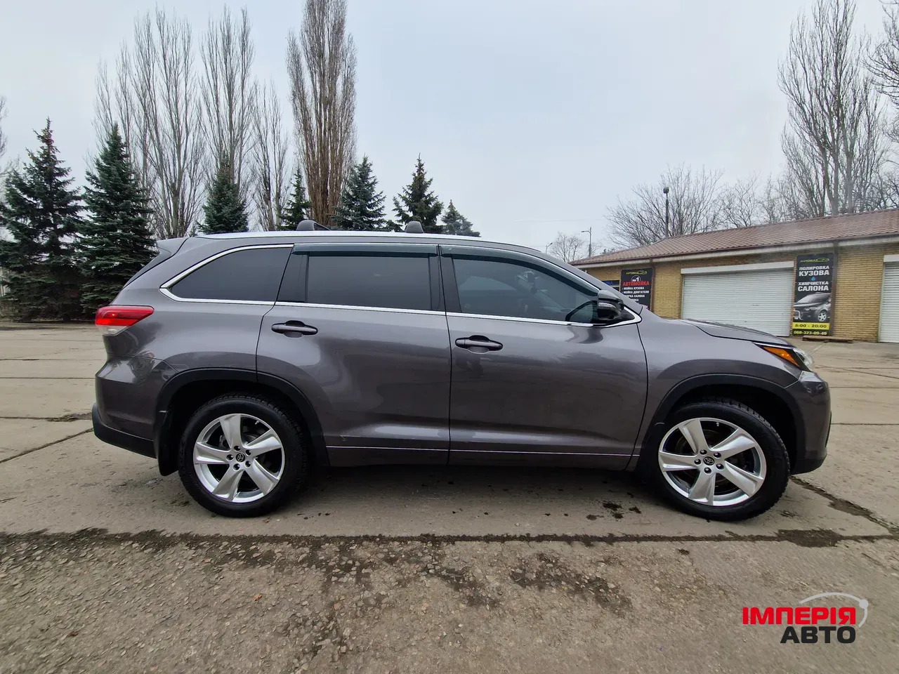 Toyota Highlander - фото 3