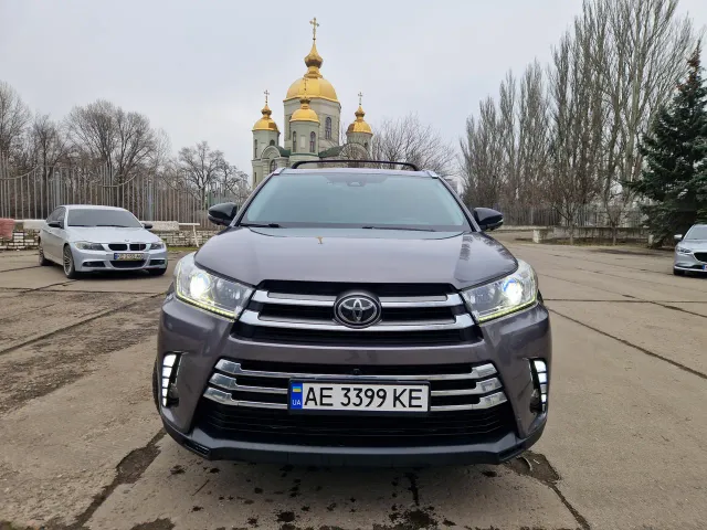 Toyota Highlander - фото 2