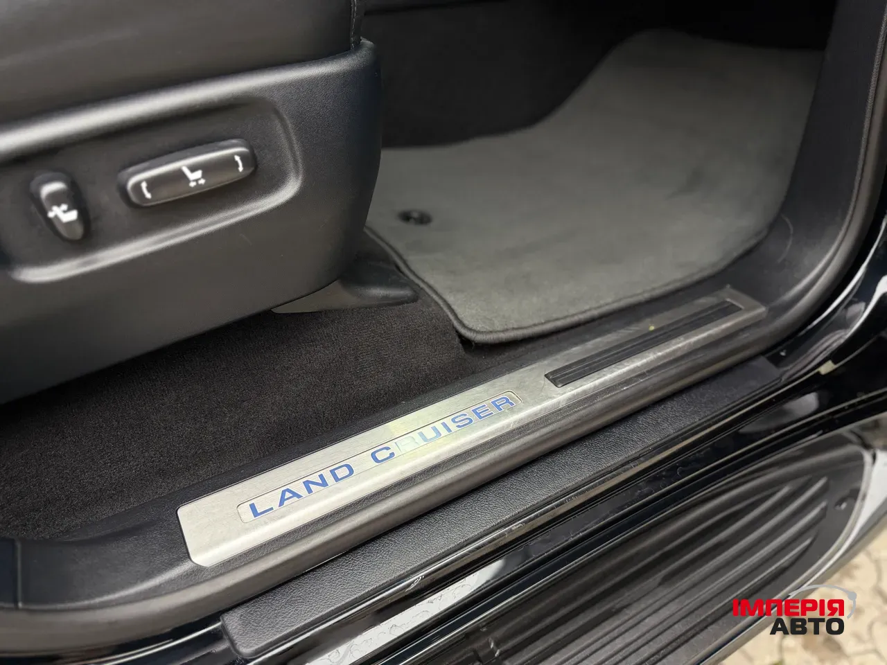 Toyota Land Cruiser - фото 13