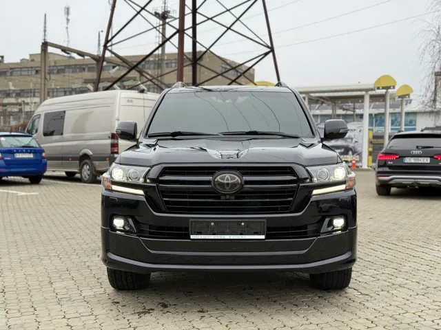 Toyota Land Cruiser - фото 1