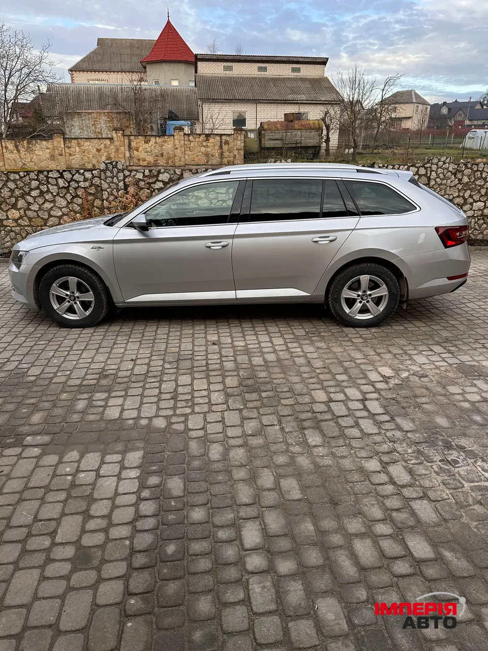 Skoda Superb - фото 15