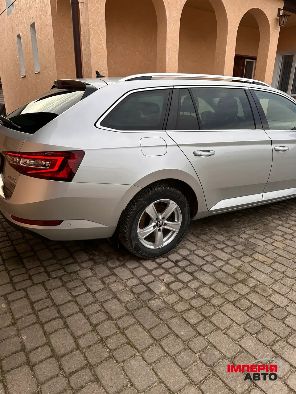Skoda Superb - фото 8