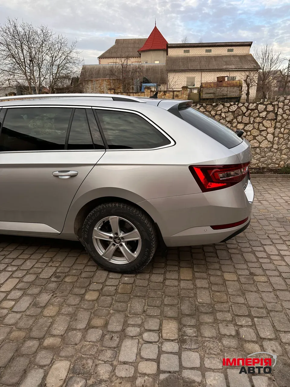 Skoda Superb - фото 14