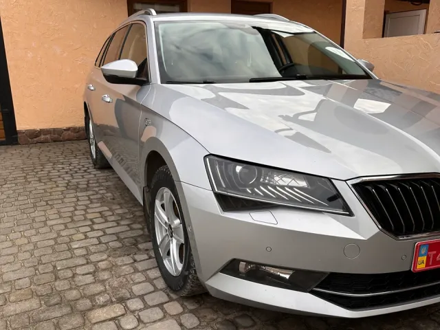 Skoda Superb - фото 5