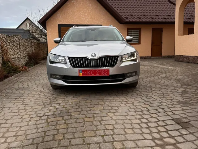 Skoda Superb - фото 2