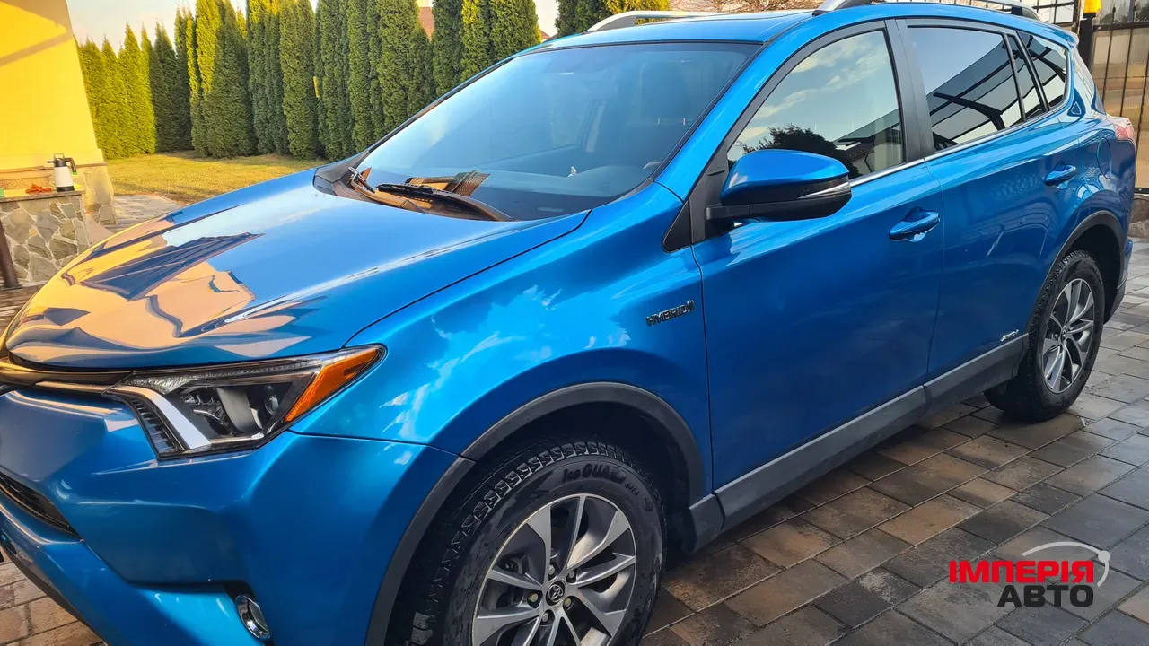 Toyota RAV4 - фото 3