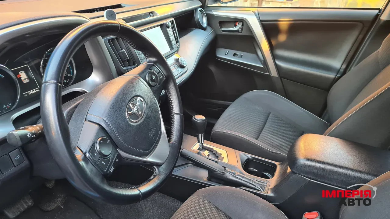 Toyota RAV4 - фото 21