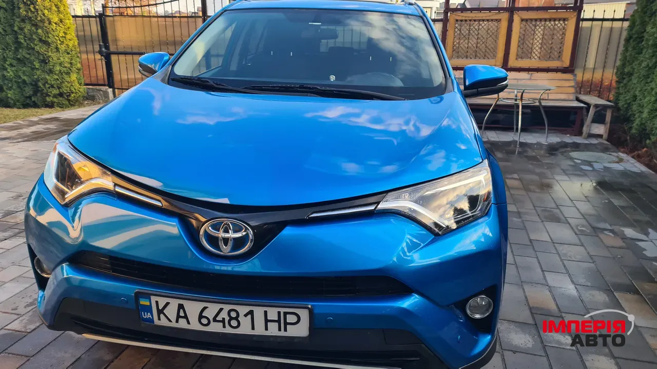 Toyota RAV4 - фото 2