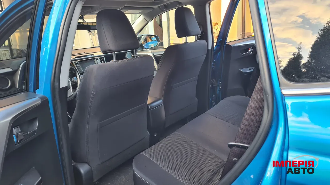 Toyota RAV4 - фото 10
