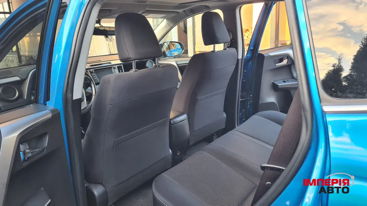 Toyota RAV4 - фото 11