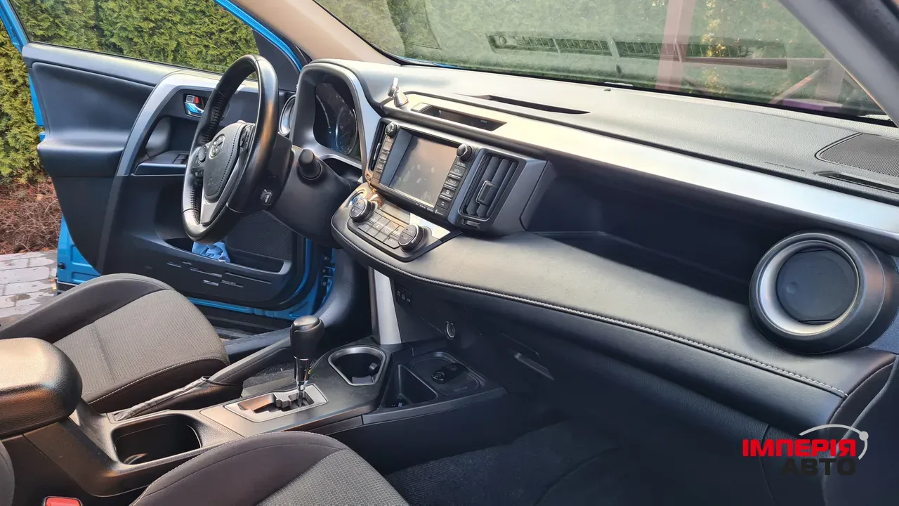 Toyota RAV4 - фото 13