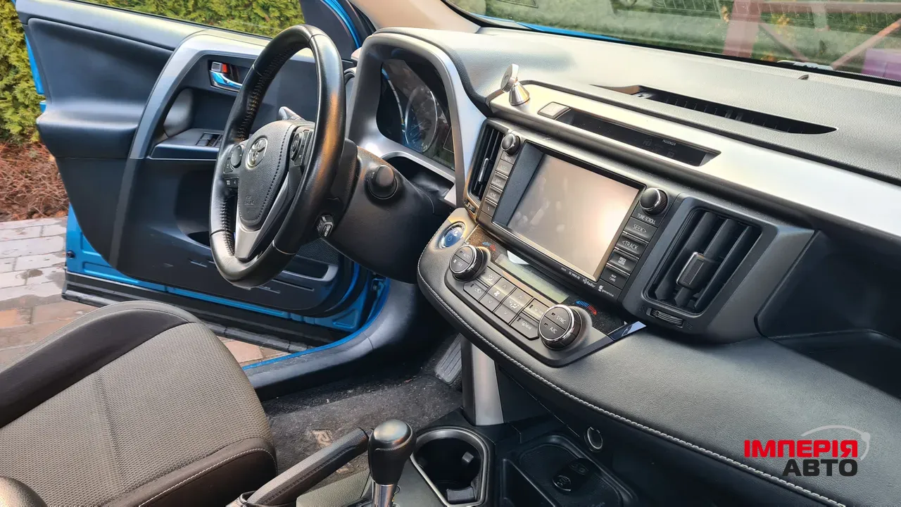Toyota RAV4 - фото 15