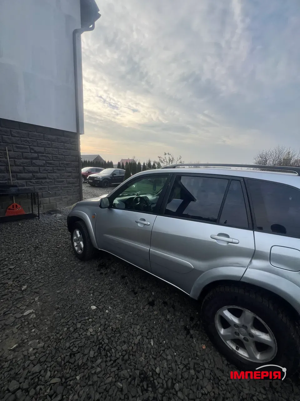 Toyota RAV4 - фото 5