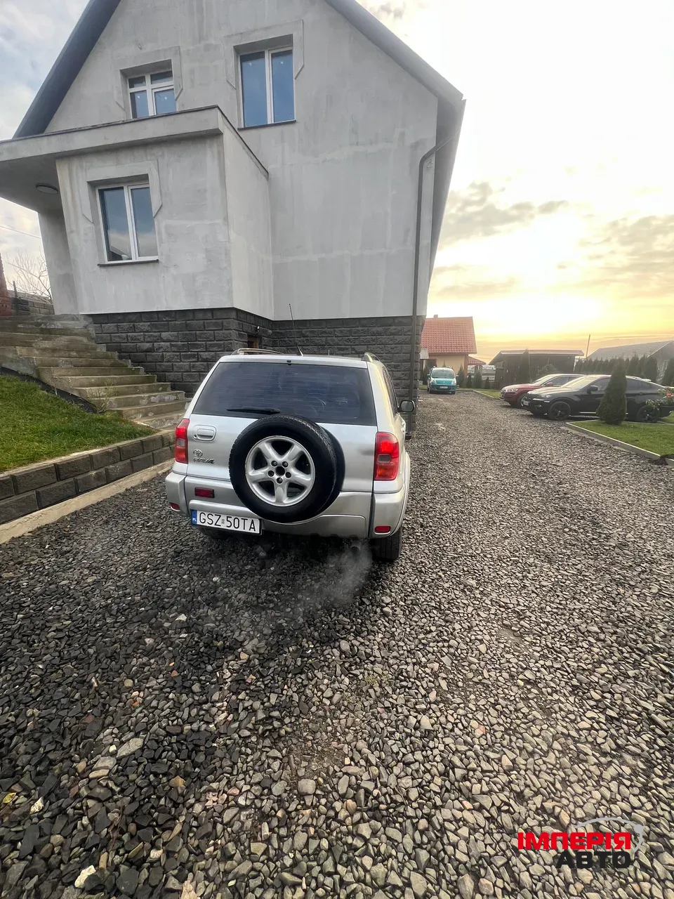 Toyota RAV4 - фото 3