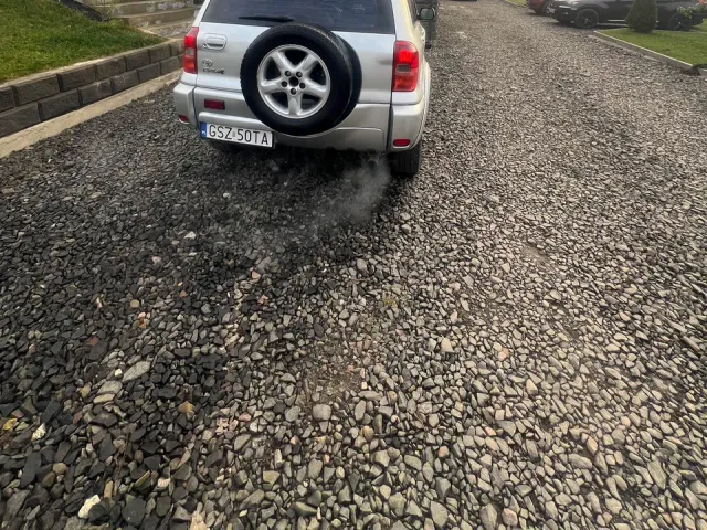 Toyota RAV4 - фото 3