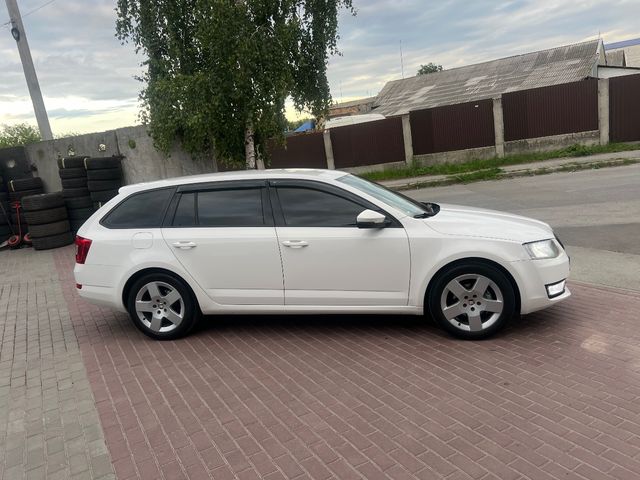 Skoda Octavia - фото 2