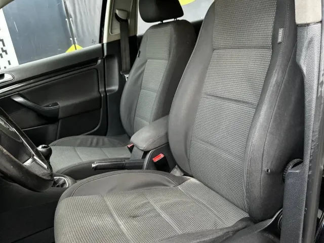 Volkswagen Golf - фото 4