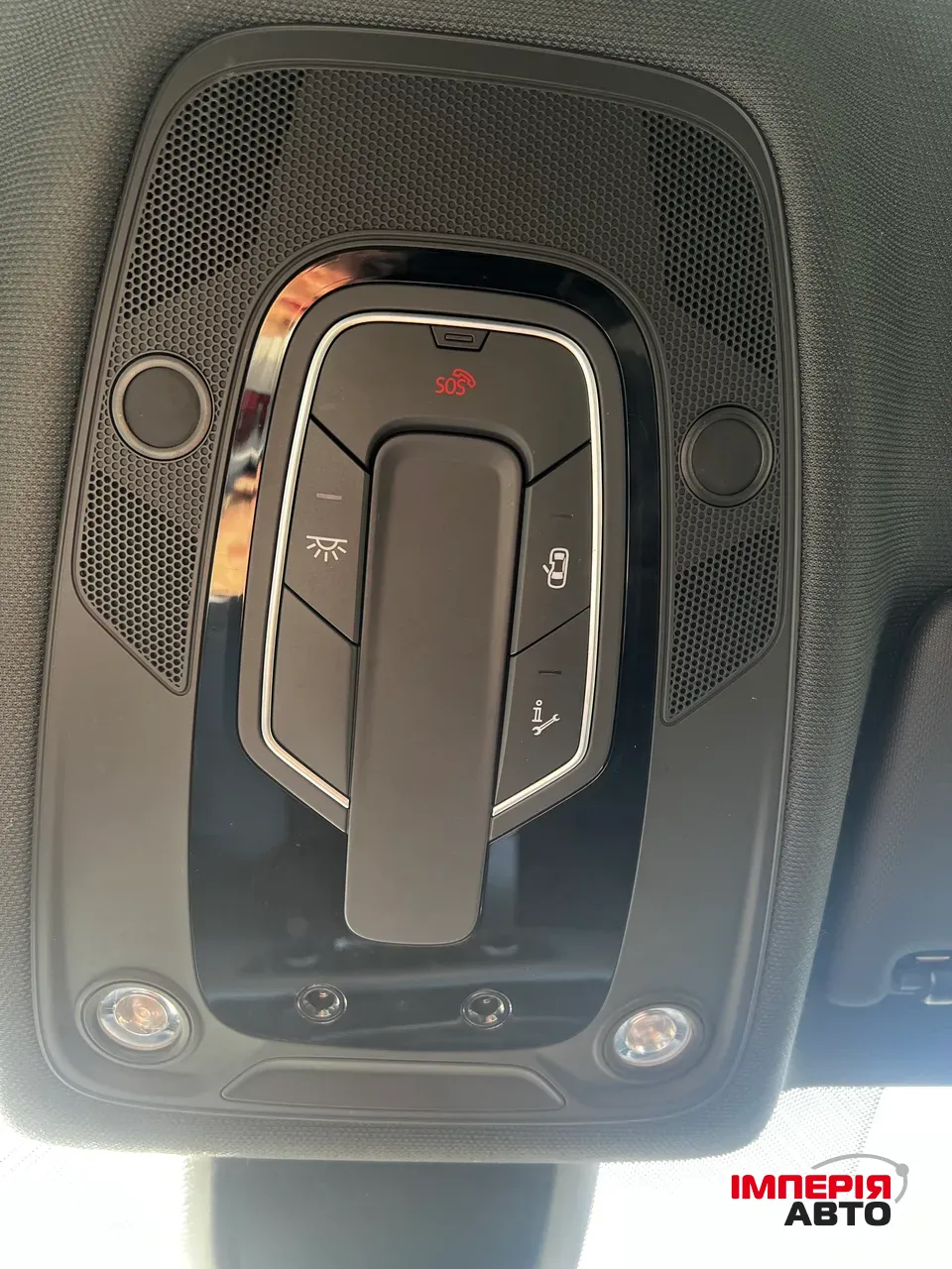 Audi A4 - фото 28