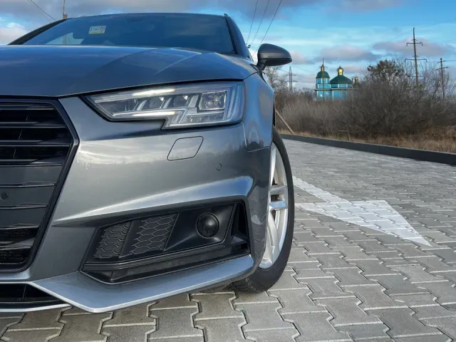 Audi A4 - фото 4
