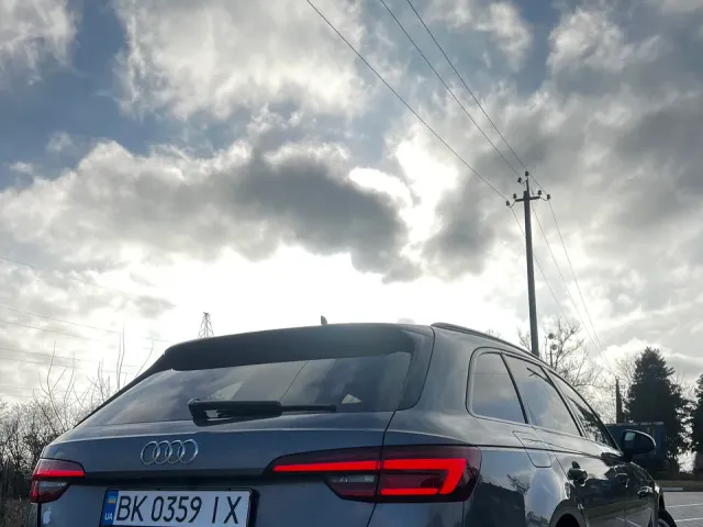 Audi A4 - фото 5
