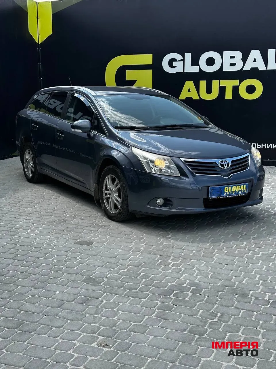 Toyota Avensis - фото 3