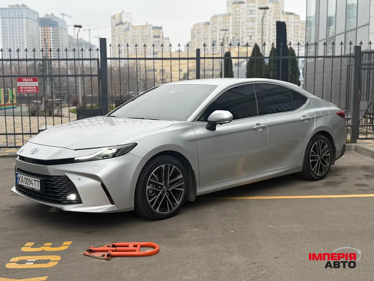 Toyota Camry - фото 2