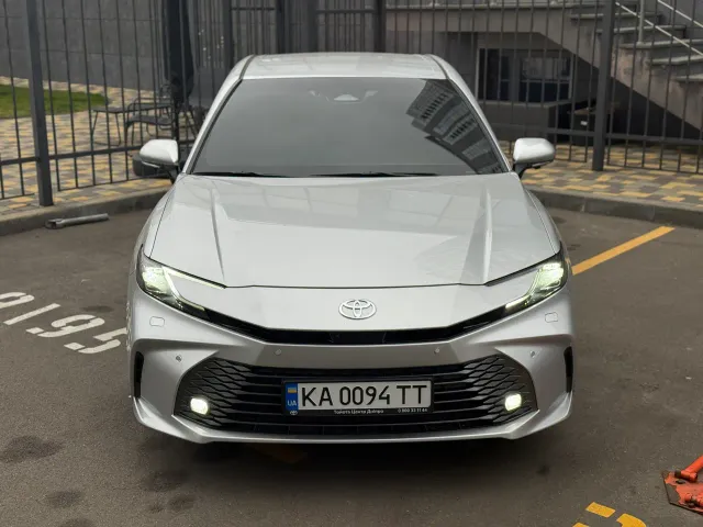 Toyota Camry - фото 4