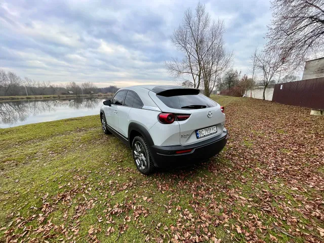 Mazda MX-30 - фото 4