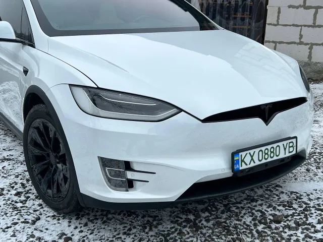 Tesla Model X - фото 3