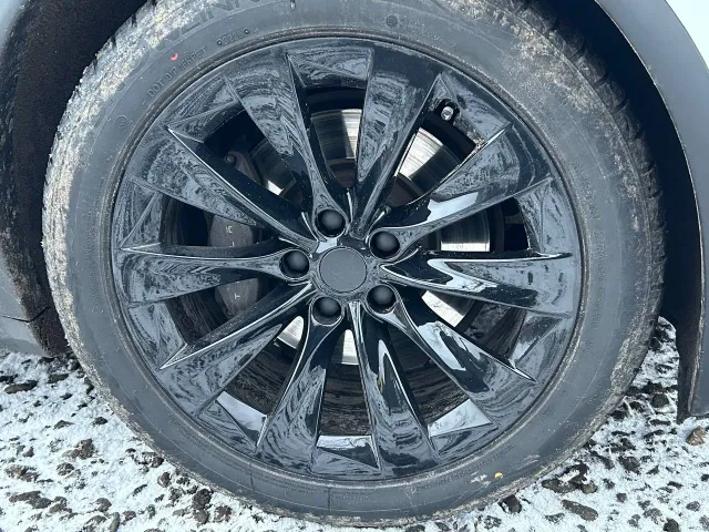 Tesla Model X - фото 5