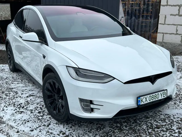Tesla Model X - фото 2