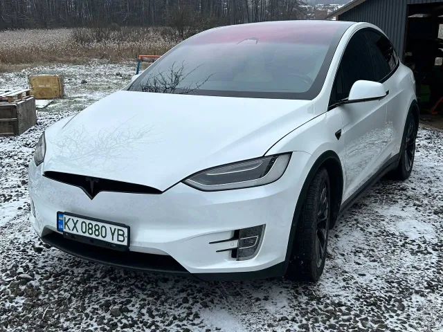 Tesla Model X - фото 1